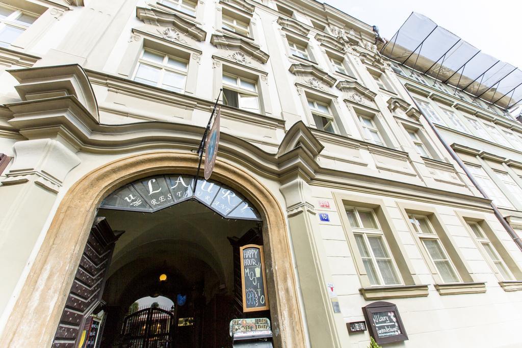 Friday Songs Apartment Prague Luaran gambar