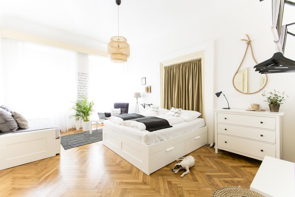 Friday Songs Apartment Prague Luaran gambar