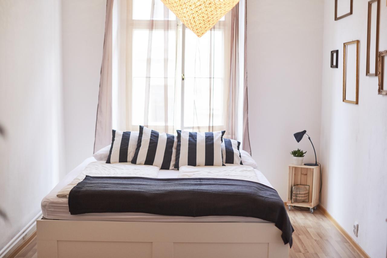 Friday Songs Apartment Prague Luaran gambar