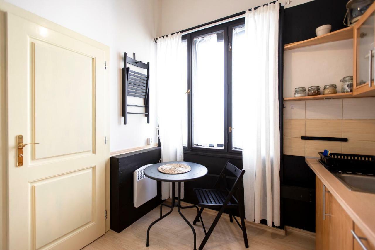 Friday Songs Apartment Prague Luaran gambar