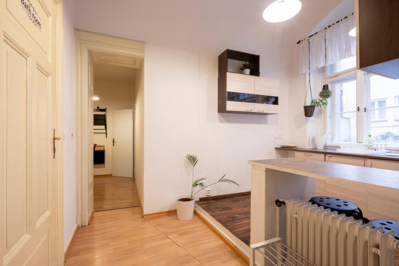Friday Songs Apartment Prague Luaran gambar
